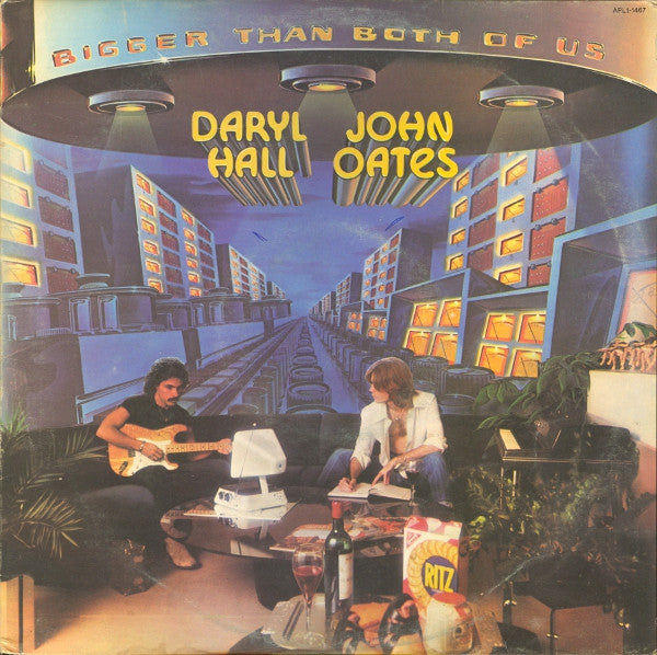 Daryl Hall & John Oates.  Bigger Than Both Of Us VG+VG