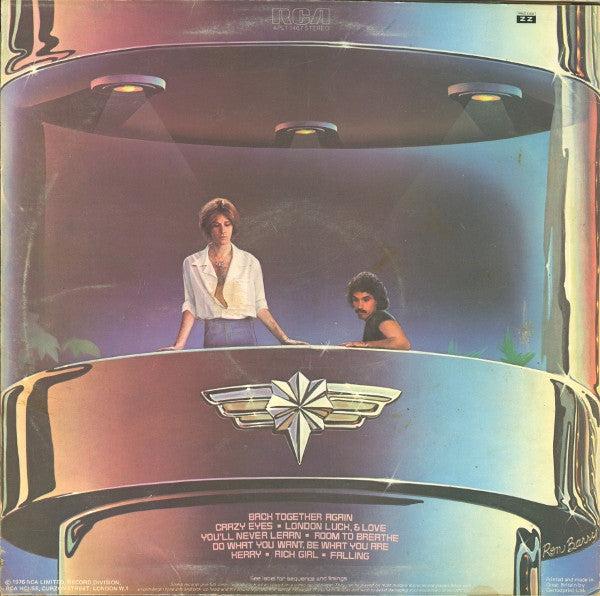 Daryl Hall & John Oates.  Bigger Than Both Of Us VG+VG
