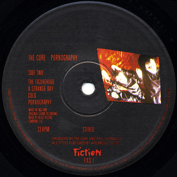 The Cure. Pornography ( First issue with lyrics / band photo printed on inner sleeve ) VG+VG