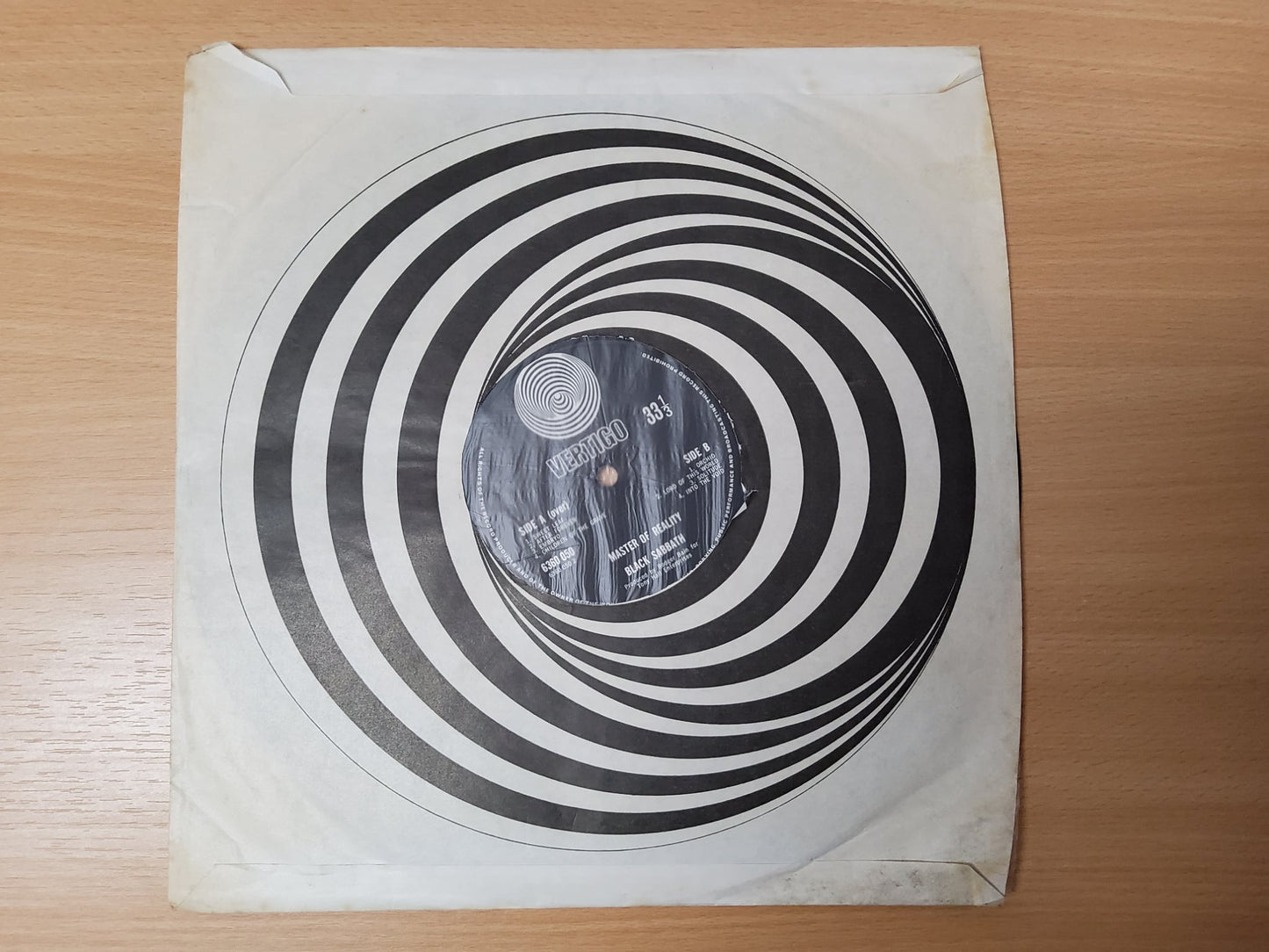 Black Sabbath. Master Of Reality ( Embossed Box Sleeve • 'Vertigo Swirl' labels [inverted black / white on Side B ) G+ Sleeve Worn ( Photos )