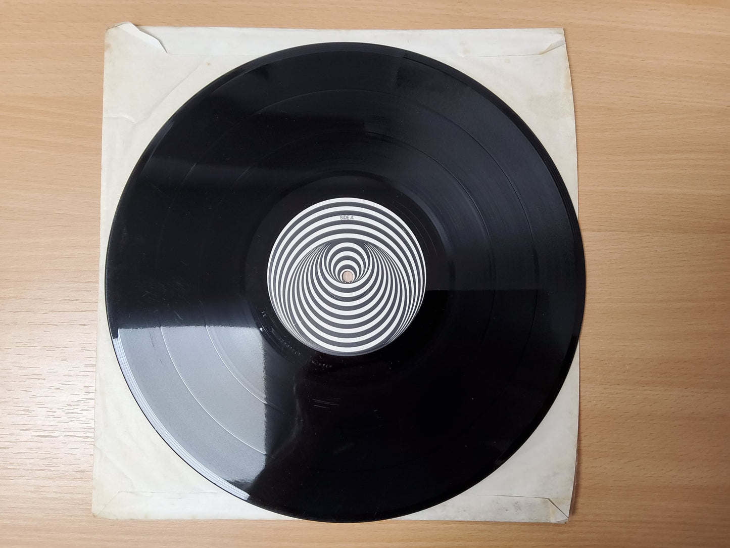 Black Sabbath. Master Of Reality ( Embossed Box Sleeve • 'Vertigo Swirl' labels [inverted black / white on Side B ) G+ Sleeve Worn ( Photos )